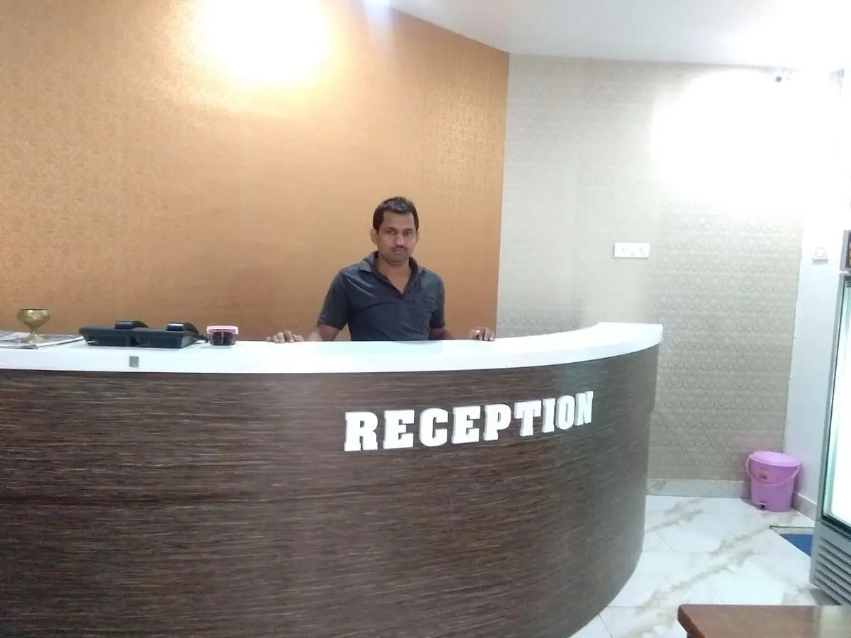 Oyo 14881 Hotel Tamilnadu Varanasi 3*,